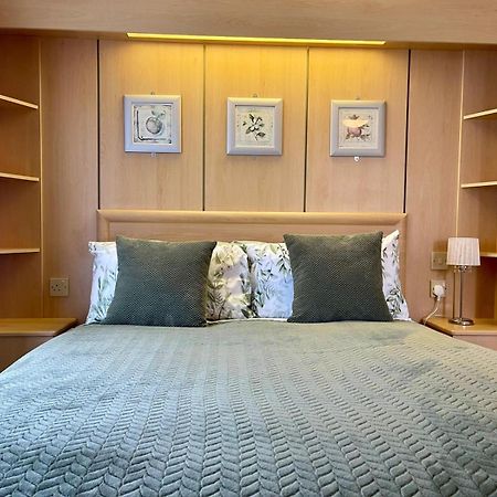 Severnside Boat And Caravan Park Gloucestershire - Caravan 1 Deerhurst 外观 照片