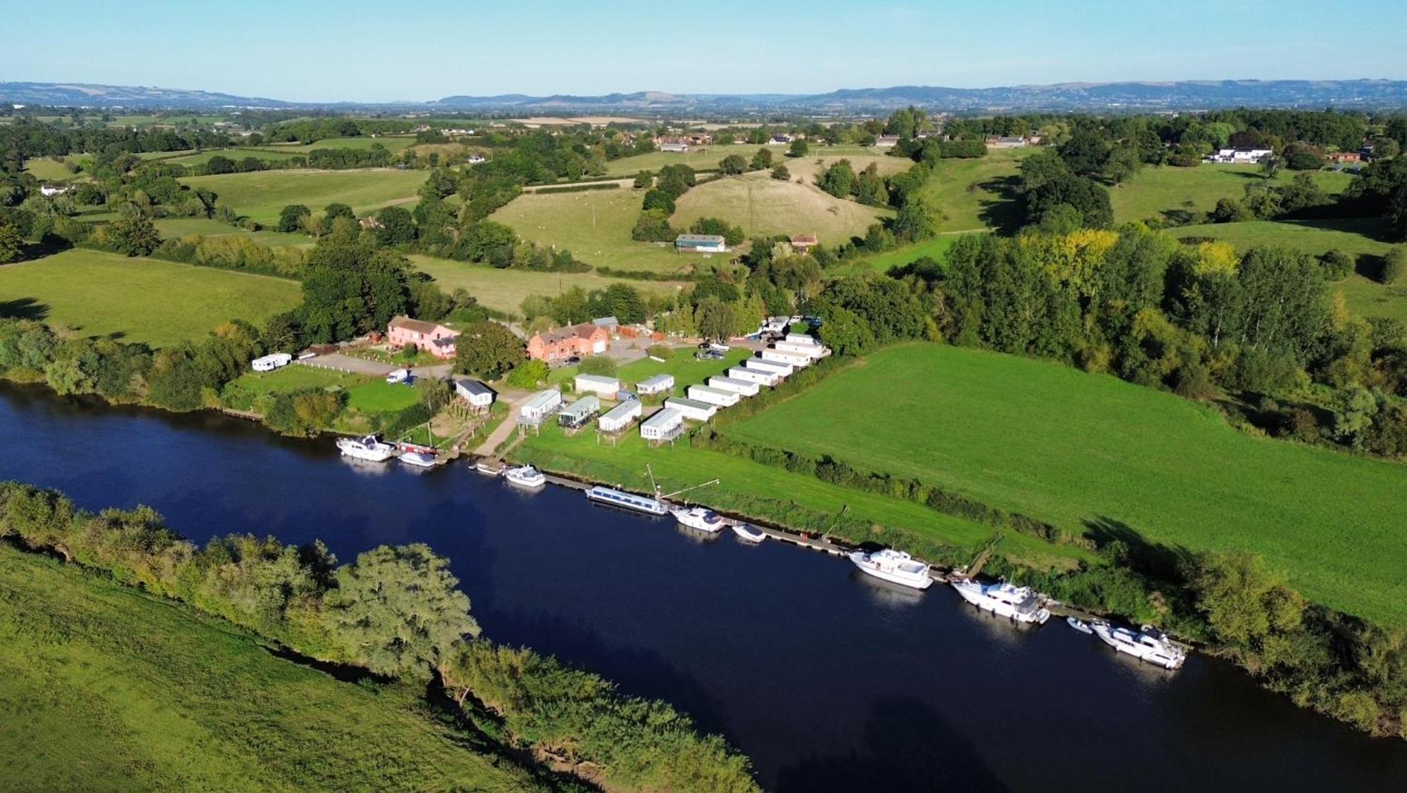 Severnside Boat And Caravan Park Gloucestershire - Caravan 1 Deerhurst 外观 照片