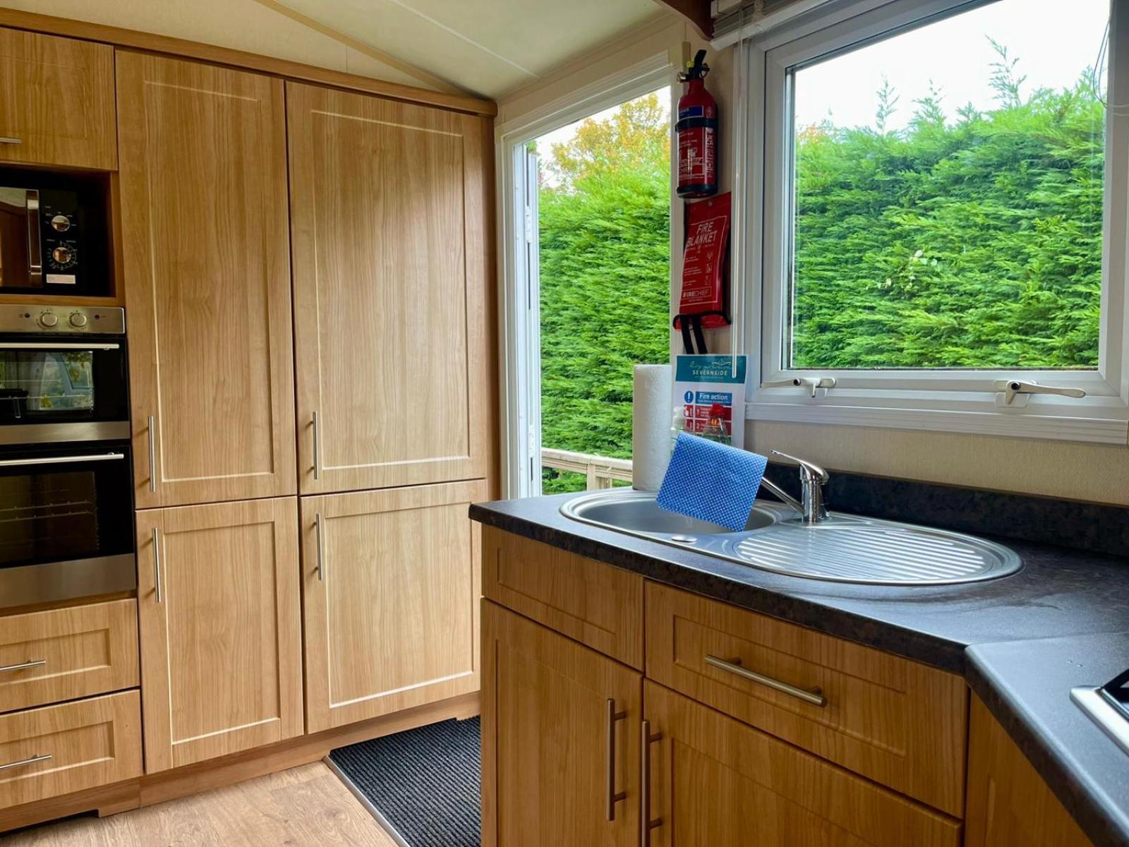 Severnside Boat And Caravan Park Gloucestershire - Caravan 1 Deerhurst 外观 照片
