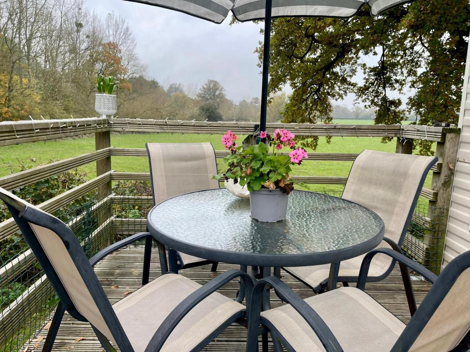 Severnside Boat And Caravan Park Gloucestershire - Caravan 1 Deerhurst 外观 照片